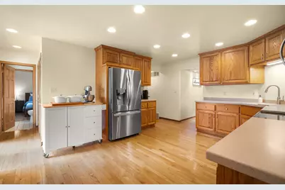 12405 W Euclid Ave, New Berlin, WI 53151 - Photo 5
