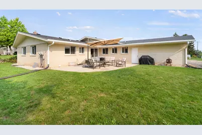 12405 W Euclid Ave, New Berlin, WI 53151 - Photo 29