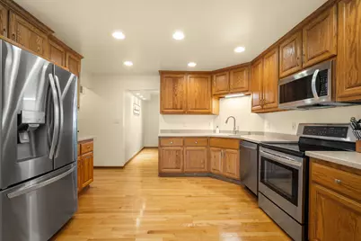 12405 W Euclid Ave, New Berlin, WI 53151 - Photo 7