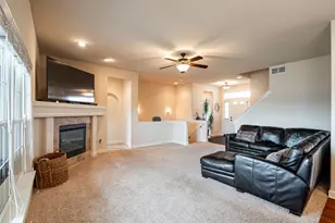 1032 Juniper Ln, Hartford, WI 53027 - Photo 7