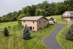 425 Fox Hollow Dr, Stoddard, WI 54658 - Photo 3