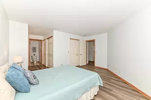 1600 W Green Tree Rd, Glendale, WI 53209 - Photo 5