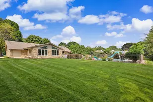 9515 W Hadley St, Milwaukee, WI 53222 - Photo 3