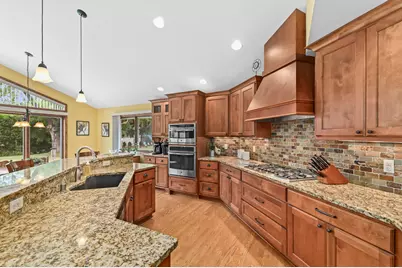 9515 W Hadley St, Milwaukee, WI 53222 - Photo 11