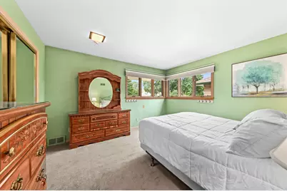 9515 W Hadley St, Milwaukee, WI 53222 - Photo 27