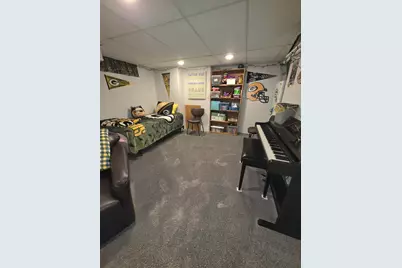 2811 S 88th St, West Allis, WI 53227 - Photo 13