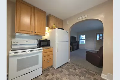 2811 S 88th St, West Allis, WI 53227 - Photo 9