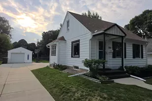 2811 S 88th St, West Allis, WI 53227 - Photo 1