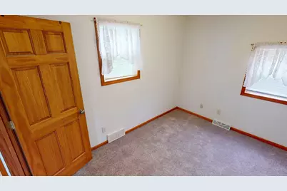 2700  Jackson St, Two Rivers, WI 54241 - Photo 15