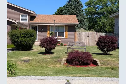 1525  Prairie Dr, Racine, WI 53406 - Photo 1