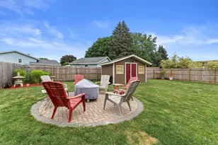 1525 Prairie Dr, Racine, WI 53406 - Photo 9