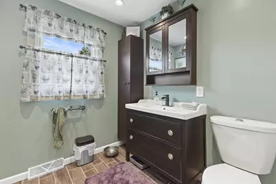 1525  Prairie Dr, Racine, WI 53406 - Photo 5