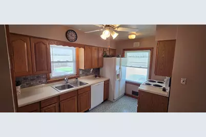 2816  Gillen St, Racine, WI 53403 - Photo 13