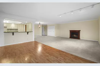 13335  Watertown Plank Rd #115, Elm Grove, WI 53122 - Photo 9
