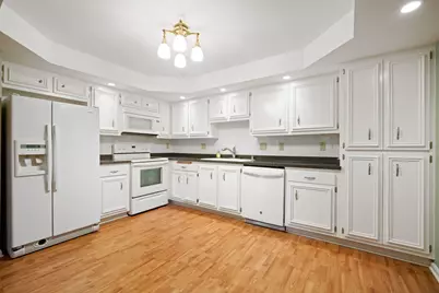 13335  Watertown Plank Rd #115, Elm Grove, WI 53122 - Photo 11