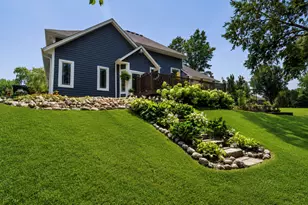 N49W15974 Caitlin Ct, Menomonee Falls, WI 53051 - Photo 37