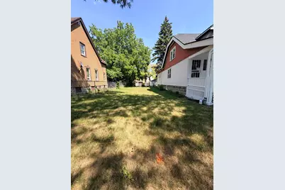 3050 N 24th Pl, Milwaukee, WI 53206 - Photo 3