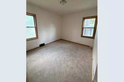 3050 N 24th Pl, Milwaukee, WI 53206 - Photo 11