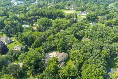 126 N Lapham Peak Rd, Delafield, WI 53018 - Photo 33