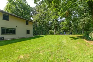 126 N Lapham Peak Rd, Delafield, WI 53018 - Photo 7