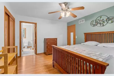 126 N Lapham Peak Rd, Delafield, WI 53018 - Photo 23