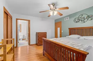 126 N Lapham Peak Rd, Delafield, WI 53018 - Photo 23