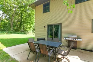 126 N Lapham Peak Rd, Delafield, WI 53018 - Photo 9