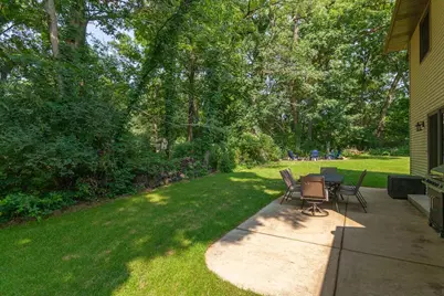 126 N Lapham Peak Rd, Delafield, WI 53018 - Photo 9