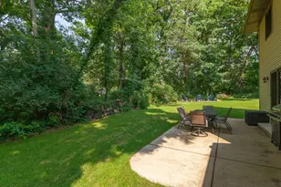126 N Lapham Peak Rd, Delafield, WI 53018 - Photo 9