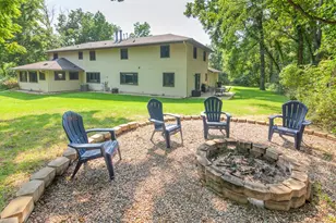 126 N Lapham Peak Rd, Delafield, WI 53018 - Photo 5