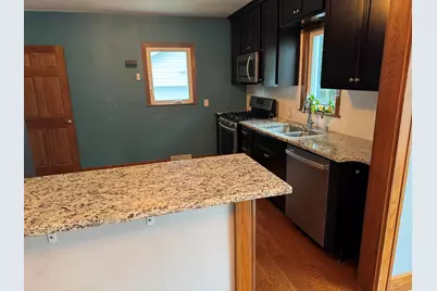 517  Hayes Ave, Racine, WI 53405 - Photo 5
