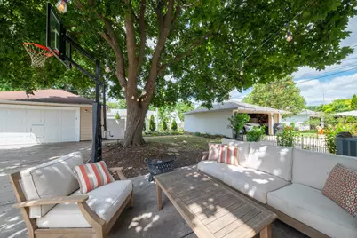 2439 N 81st St, Wauwatosa, WI 53213 - Photo 29