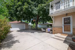 2439 N 81st St, Wauwatosa, WI 53213 - Photo 27