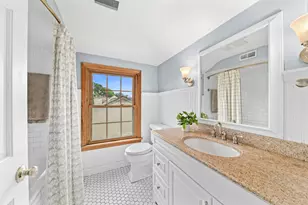 2439 N 81st St, Wauwatosa, WI 53213 - Photo 21