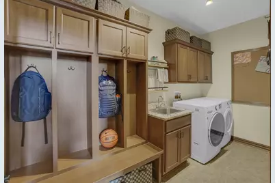W270N2468  Orchard Ln, Pewaukee, WI 53072 - Photo 21