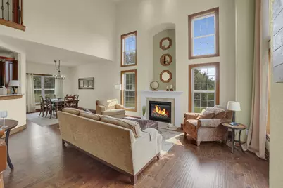 W270N2468  Orchard Ln, Pewaukee, WI 53072 - Photo 5