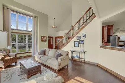 W270N2468  Orchard Ln, Pewaukee, WI 53072 - Photo 7