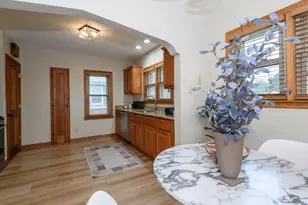 4019 S Kansas Ave, Saint Francis, WI 53235 - Photo 9