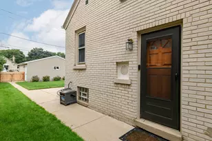 4019 S Kansas Ave, Saint Francis, WI 53235 - Photo 27