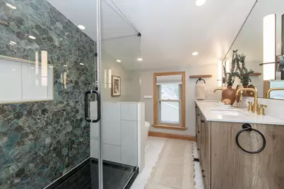 4019 S Kansas Ave, Saint Francis, WI 53235 - Photo 15