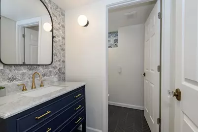 4019 S Kansas Ave, Saint Francis, WI 53235 - Photo 25