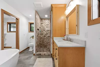 3244 N Interlaken Dr, Summit, WI 53066 - Photo 23