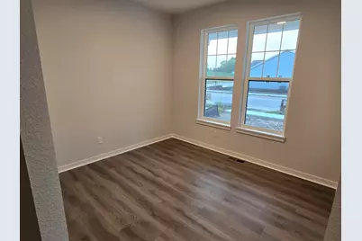 1499  Patton Dr, Hartford, WI 53027 - Photo 11
