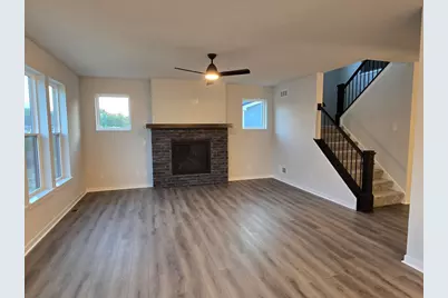 1499  Patton Dr, Hartford, WI 53027 - Photo 5