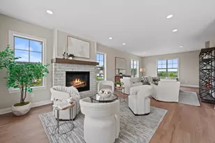 N66W21349 Sweet Clover Dr, Menomonee Falls, WI 53051 - Photo 5