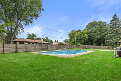 N56W15799  Bette Dr, Menomonee Falls, WI 53051 - Photo 47