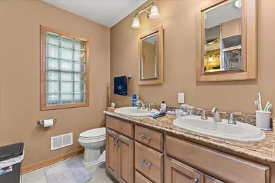 N56W15799  Bette Dr, Menomonee Falls, WI 53051 - Photo 27