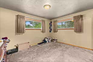 N56W15799 Bette Dr, Menomonee Falls, WI 53051 - Photo 21