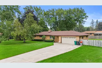 N56W15799  Bette Dr, Menomonee Falls, WI 53051 - Photo 45