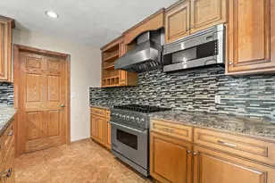 N56W15799 Bette Dr, Menomonee Falls, WI 53051 - Photo 11